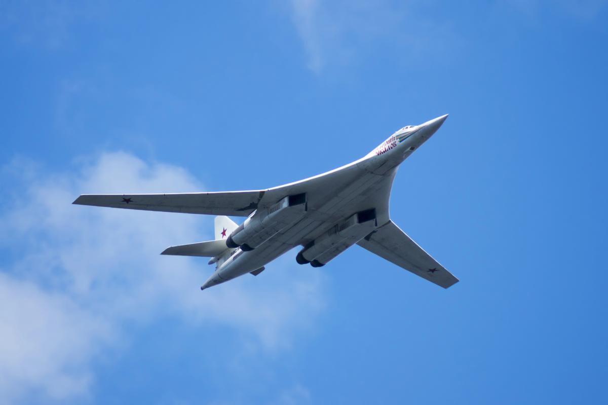 Россия перебрасывает свои самые ценные самолеты подальше от Украины, – The Telegraph