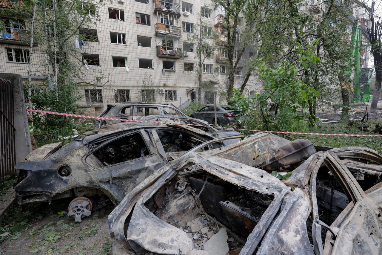 Из-под завалов разрушенного дома в Киеве достали тела пяти погибших, – КГВА