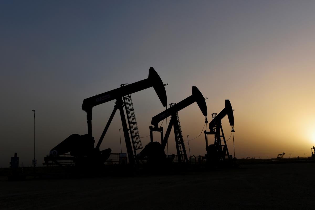 Нефть поднимется выше $100 за баррель, если Иран заблокирует Ормузский пролив, – The Times