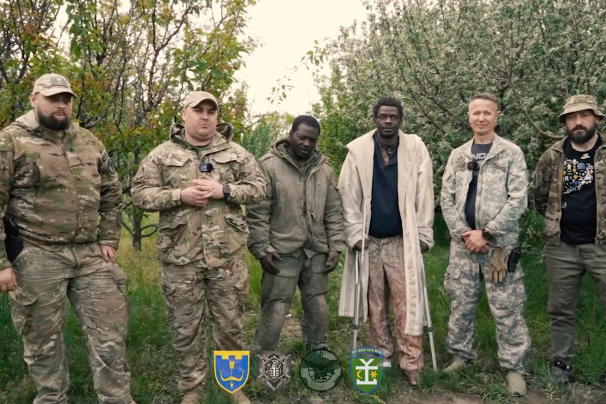 Силы обороны взяли в плен двух камерунцев: как они попали на войну против Украины