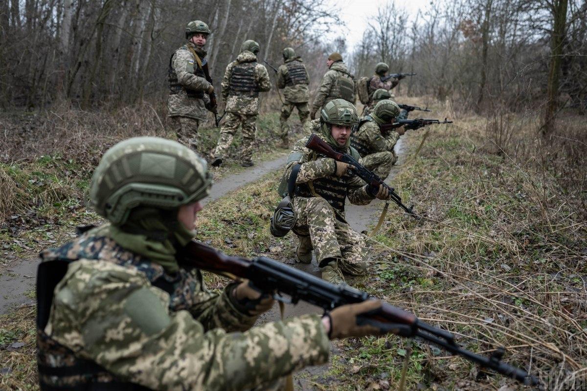 Украинским войскам невероятно трудно удерживать оборону на восточном фронте, – NYT