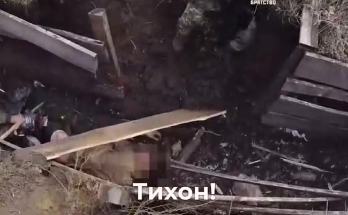 Один против пяти: спецназовец смог сдержать вражеский штурм (видео)