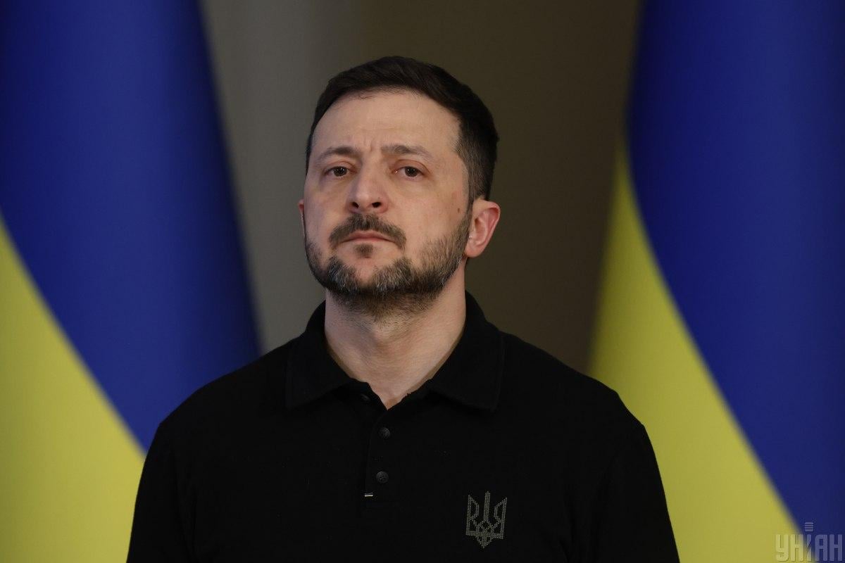 Зеленский подписал законы о продлении военного положения и мобилизации