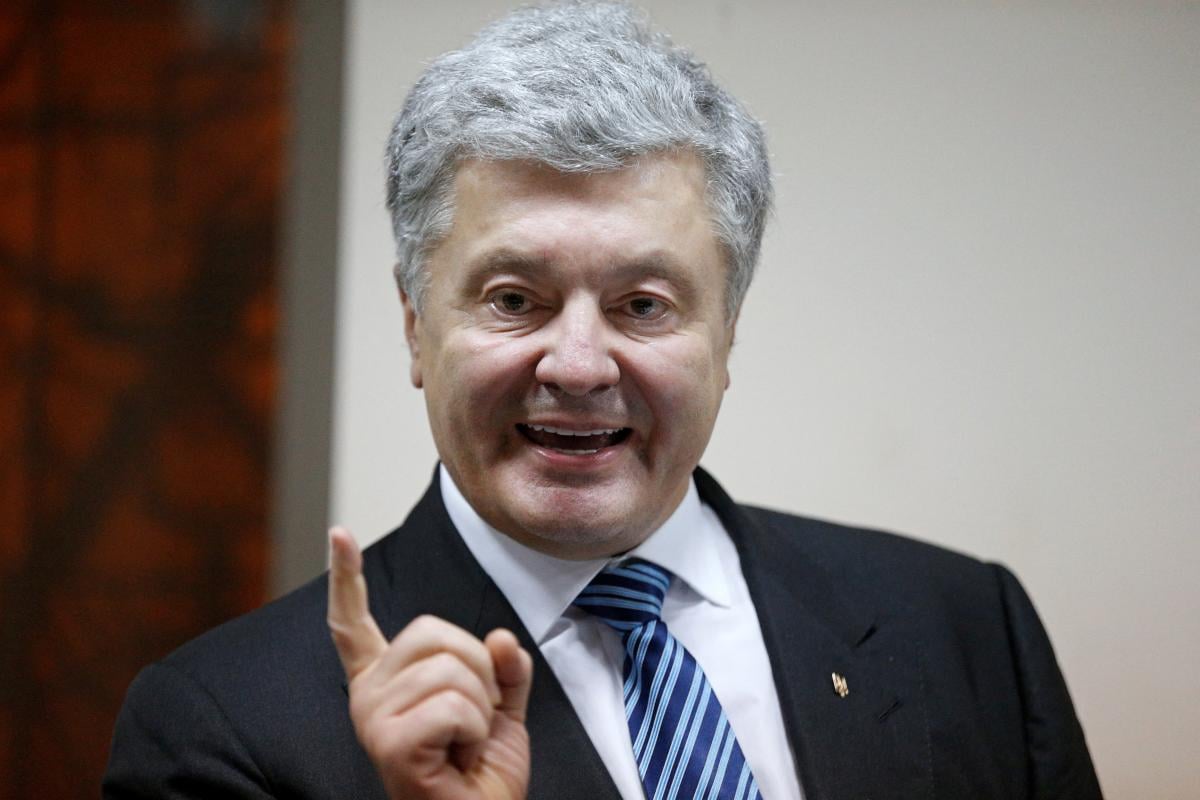Пока военные сдерживают наступление, нардепы Порошенко массово выехали на пляжи Европы, – ветеран