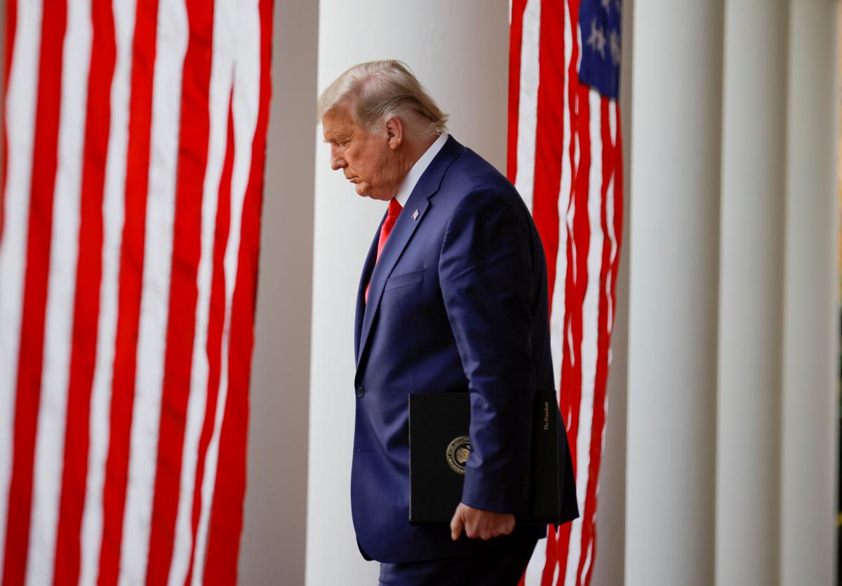 Белый дом уже готовит трехстороннюю встречу Трампа, Зеленского и Путина, – СМИ