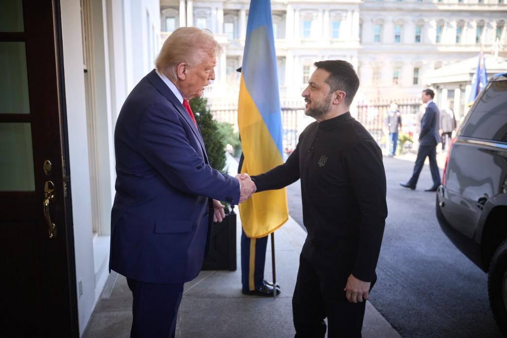 Переговоры на Аляске: Трамп готов предоставить гарантии безопасности Украине, – WSJ