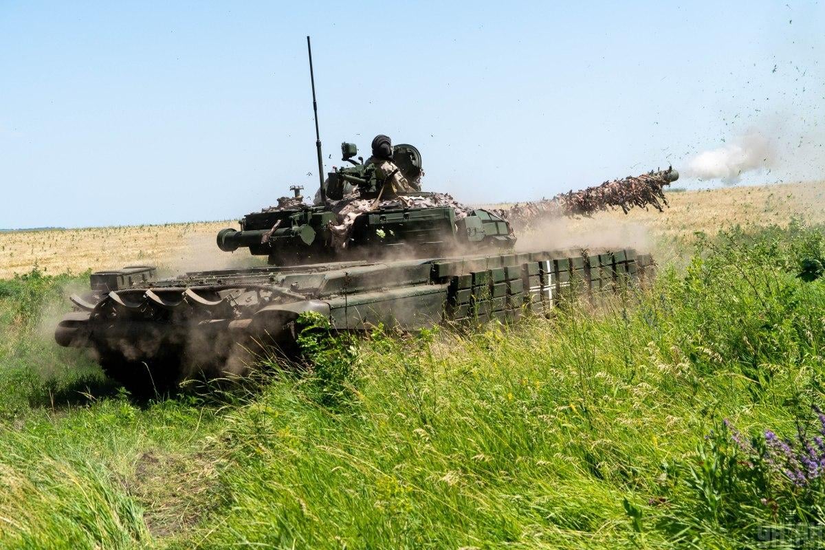 Украина хочет парализовать российскую армию на суше, как сделала это в море, – журналист