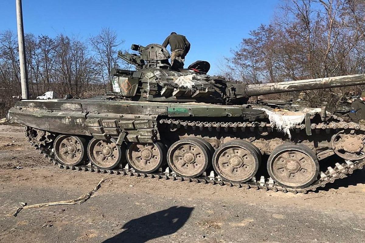 РФ стягивает на уральский завод сотни старых танковых корпусов: аналитики объяснили, зачем