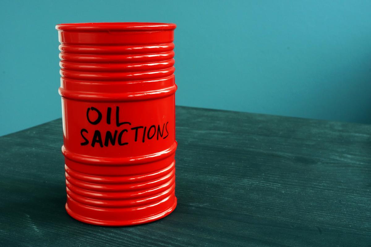 Британский обозреватель рассказал, как РФ нашла легкий путь обходить нефтяные санкции