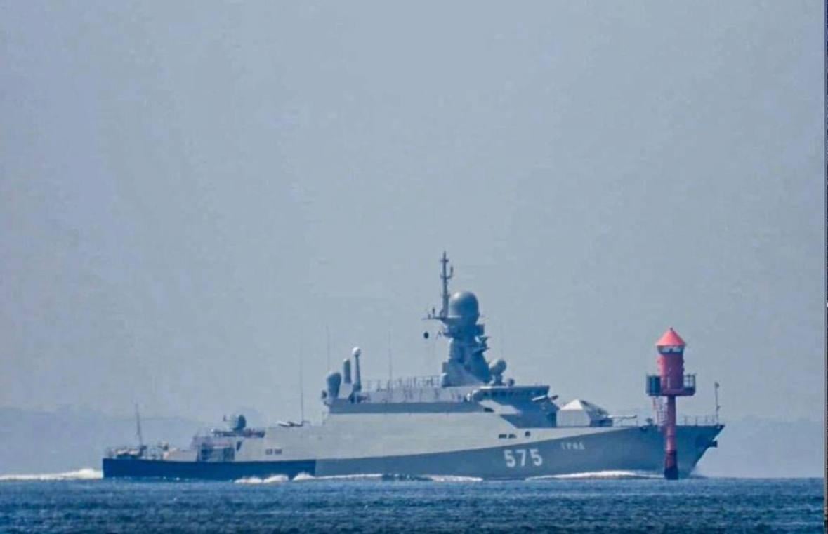 Шел в Каспийское море: в ССО раскрыли детали поражения носителя “Калибров”