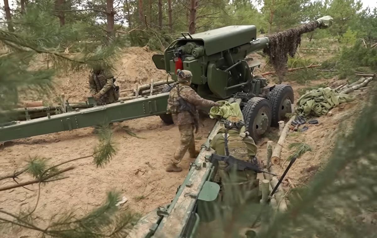 Создает врагу проблемы: что говорят артиллеристы об украинской гаубице “Богдана-Б”