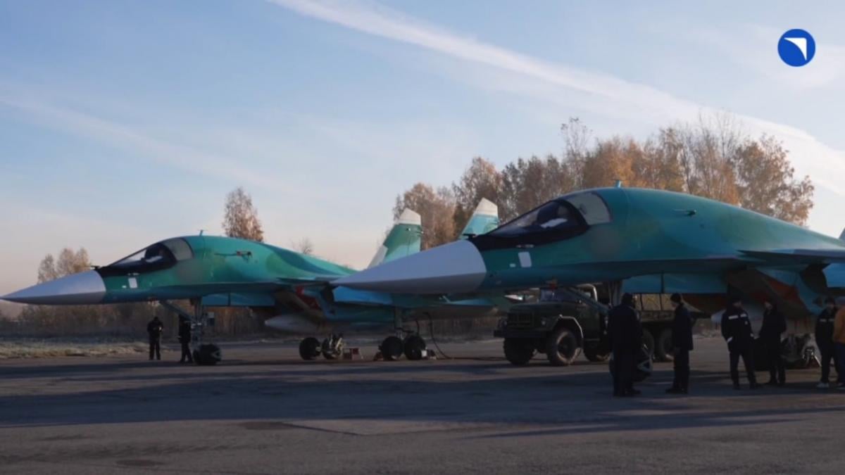 Российской армии передали еще одну партию истребителей-бомбардировщиков Су-34 (видео)