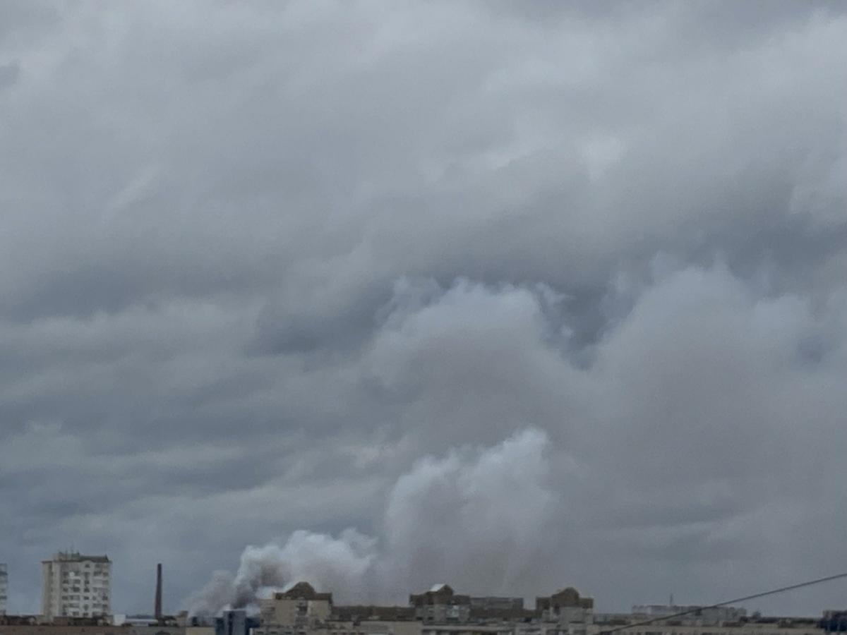 РФ ударила по Киеву баллистикой: количество погибших выросло, в городе тушат сильные пожары (фото, видео)