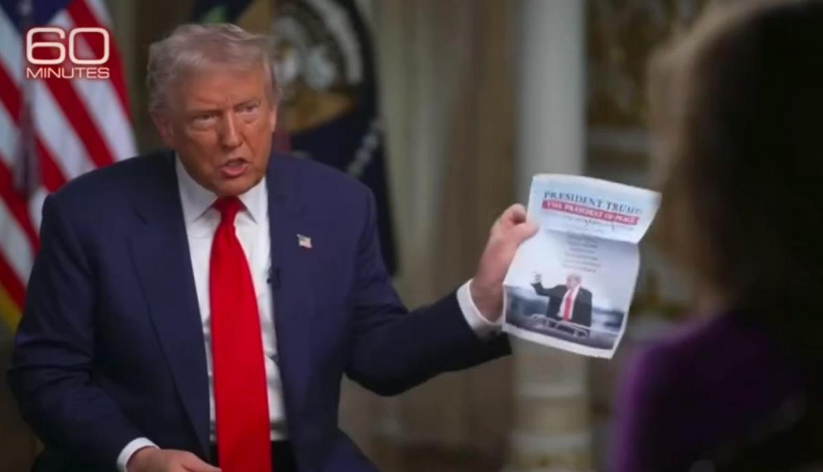 Трамп принес на интервью распечатку о 8 войнах, которые он завершил (видео)