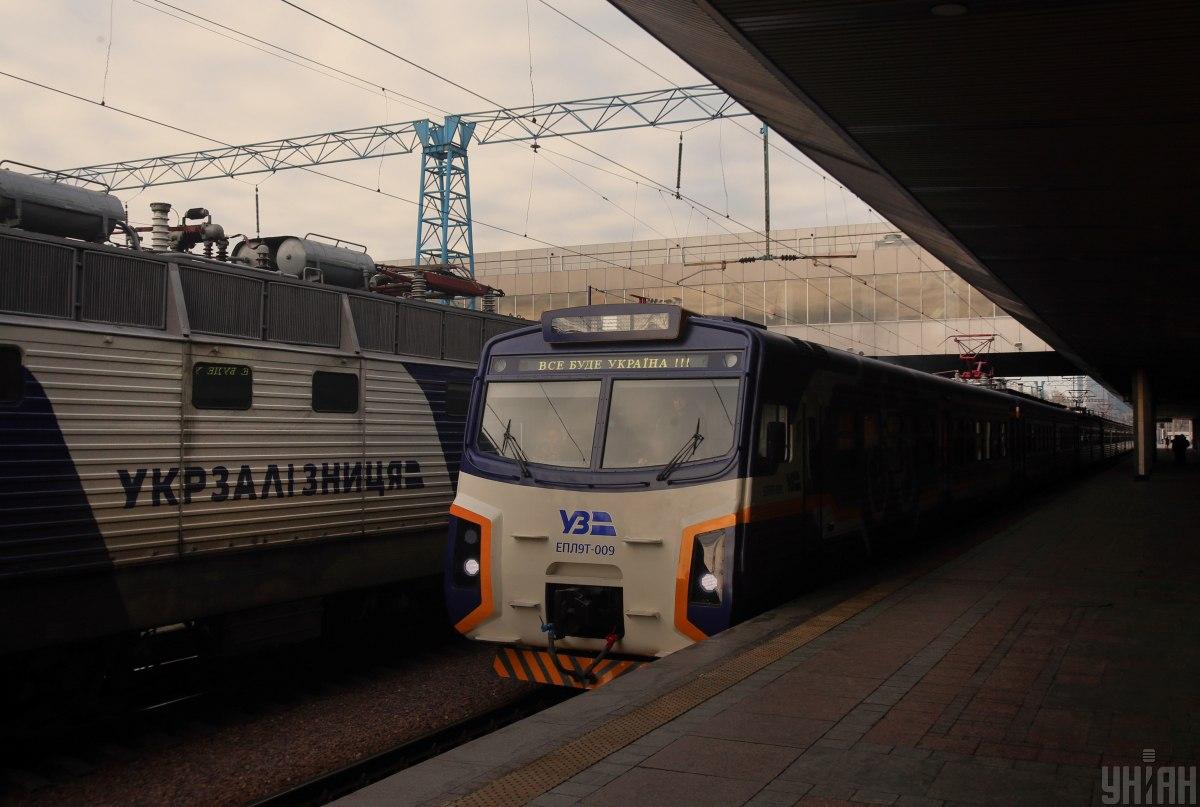 Россия охотится на украинские поезда: в The Guardian предупредили о критических последствиях