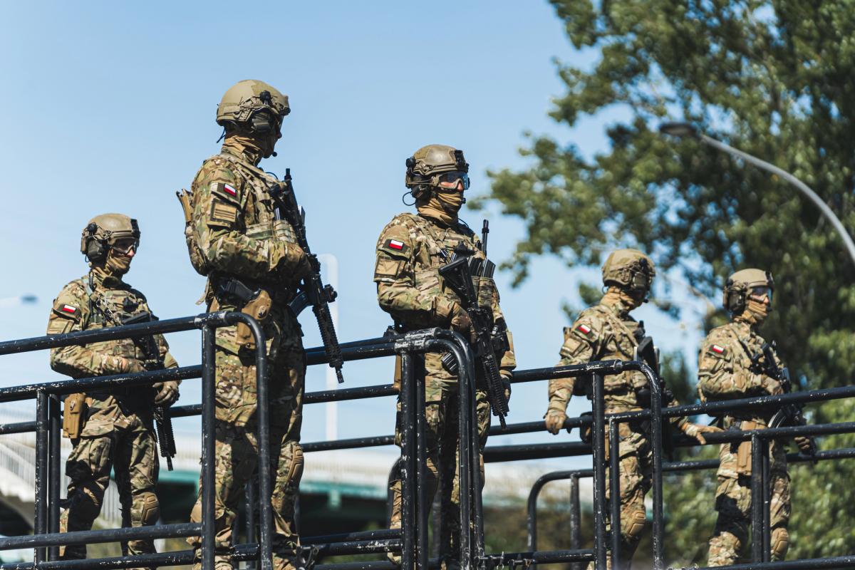 Польша разворачивает 10 тысяч военных для защиты критической инфраструктуры