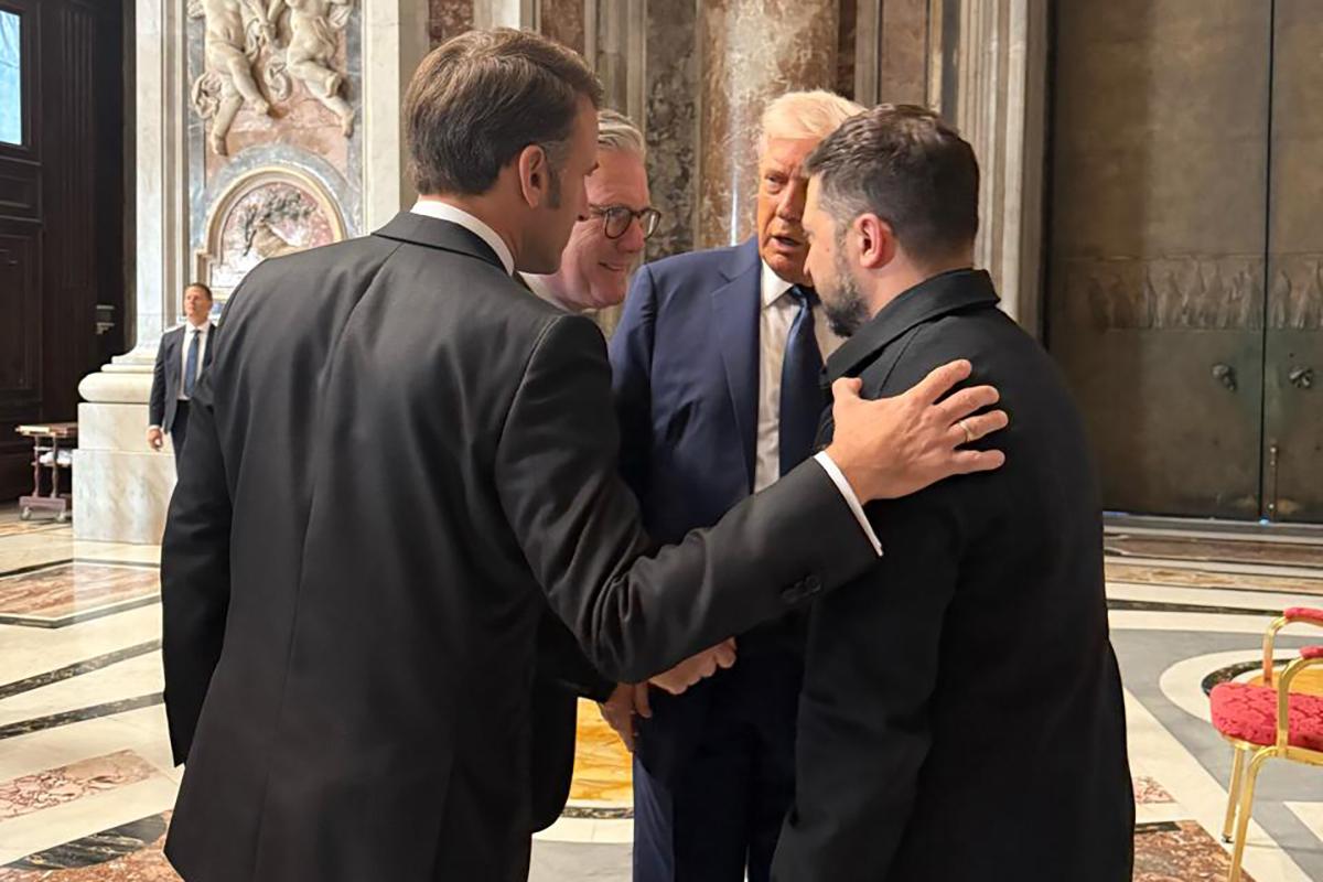 Европа оказалась в “абсурдной” ситуации из-за заигрывания с Трампом, – Sky News