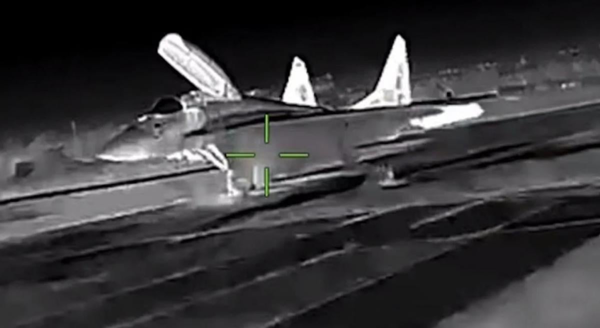 В Крыму дроны могли поразить муляж МиГ-29 оккупантов, но цель слишком реалистична, – СМИ