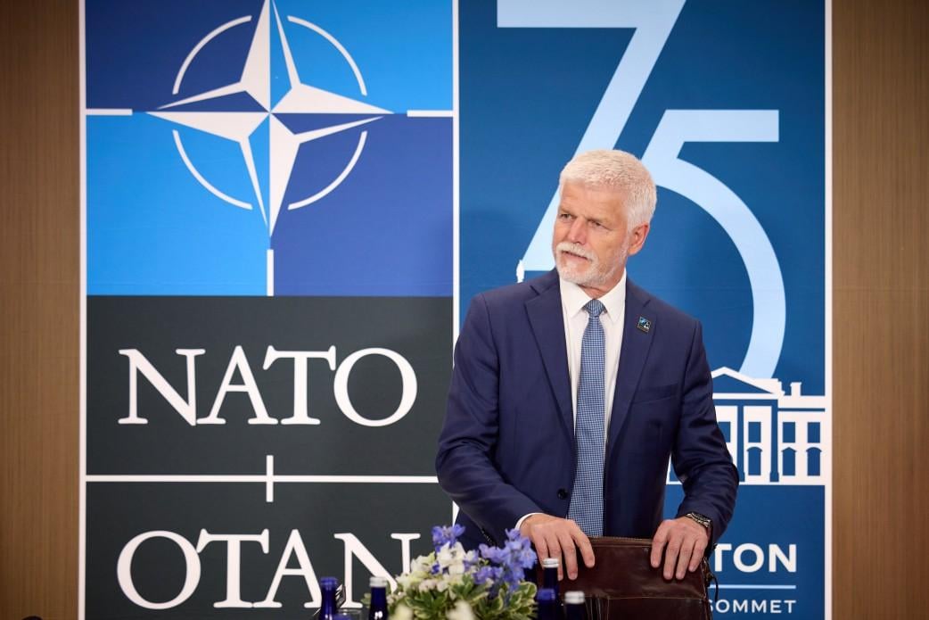 Есть ряд болезненных шагов, которые Украина должна сделать: президент Чехии о мире