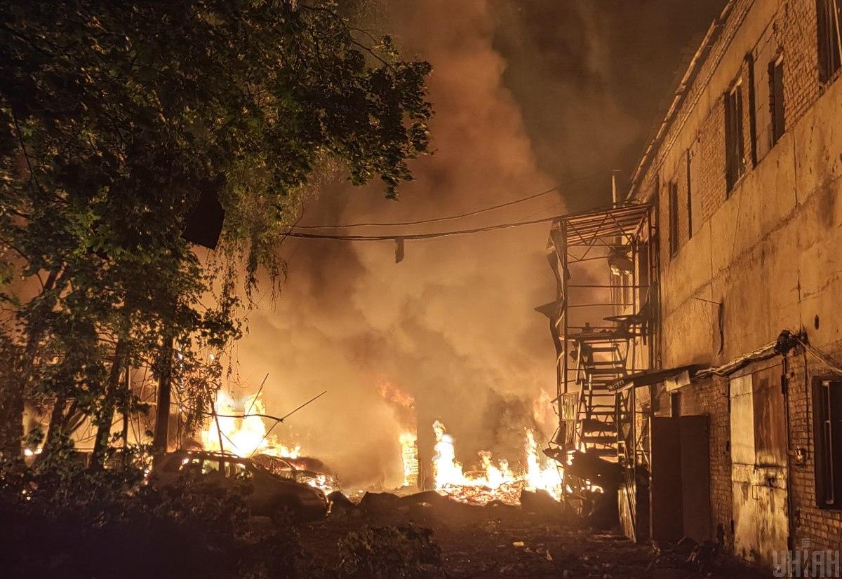 Россияне атаковали Николаевскую область: ранены четверо детей и электромонтер