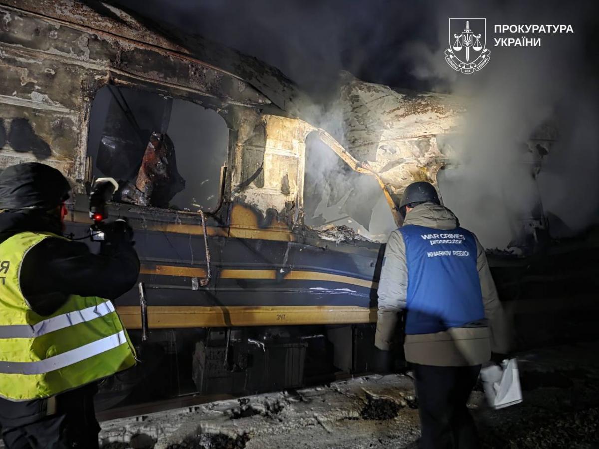 Дронами управляли онлайн: “Флеш” прокомментировал циничный удар РФ по поезду в Харьковской области