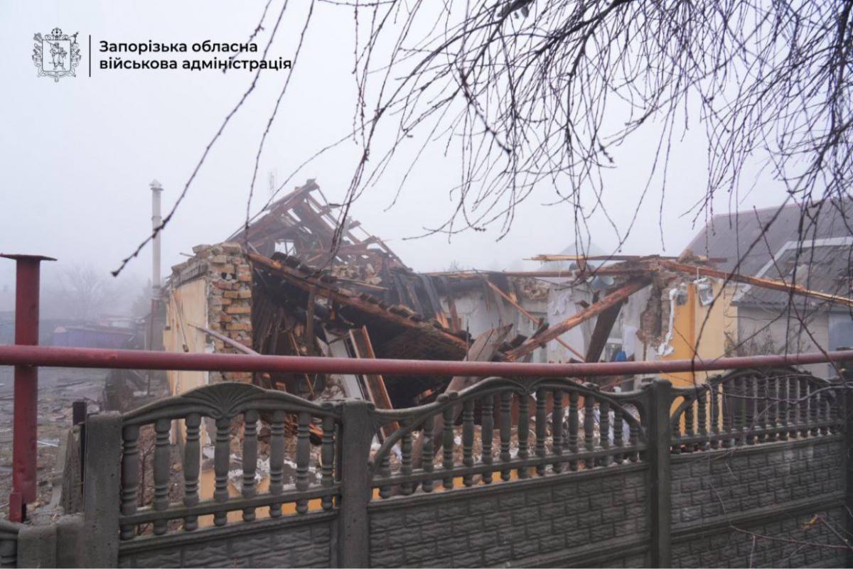 Армия РФ нанесла удар по Запорожью: есть раненые, разрушены жилые дома (фото)