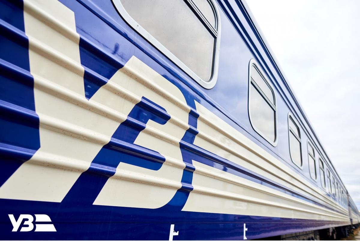 Россия атаковала железную дорогу в трех областях: где ограничили движение поездов