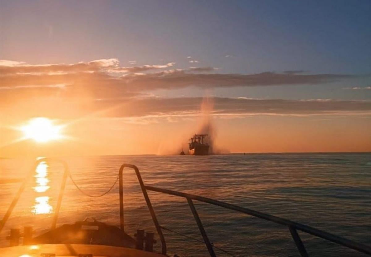 Россия атаковала иностранное гражданское судно в Черном море: ранены моряки