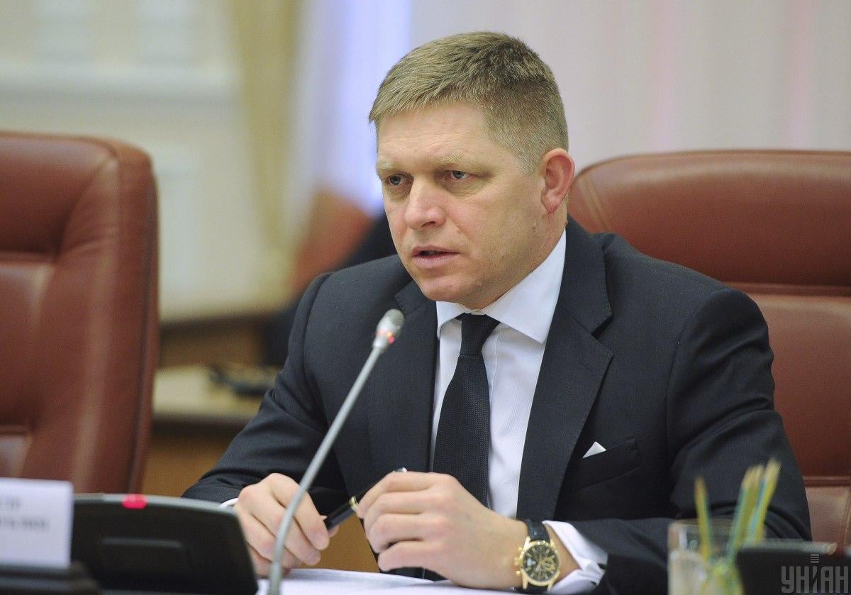 Фицо пригрозил “перенять эстафету” от Венгрии по блокированию кредита ЕС для Украины