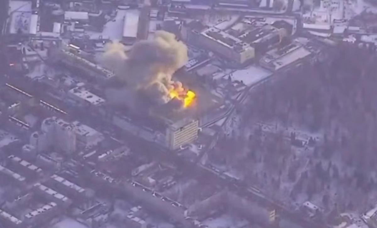 “Как бриллиант в короне”: Попович рассказал о ценности пораженного завода в Брянске