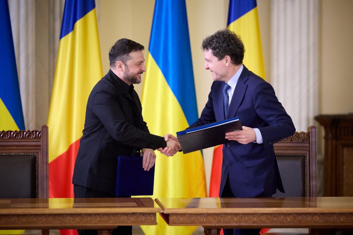 На зло Орбану и Фицо: Румыния поможет Украине с энергетикой