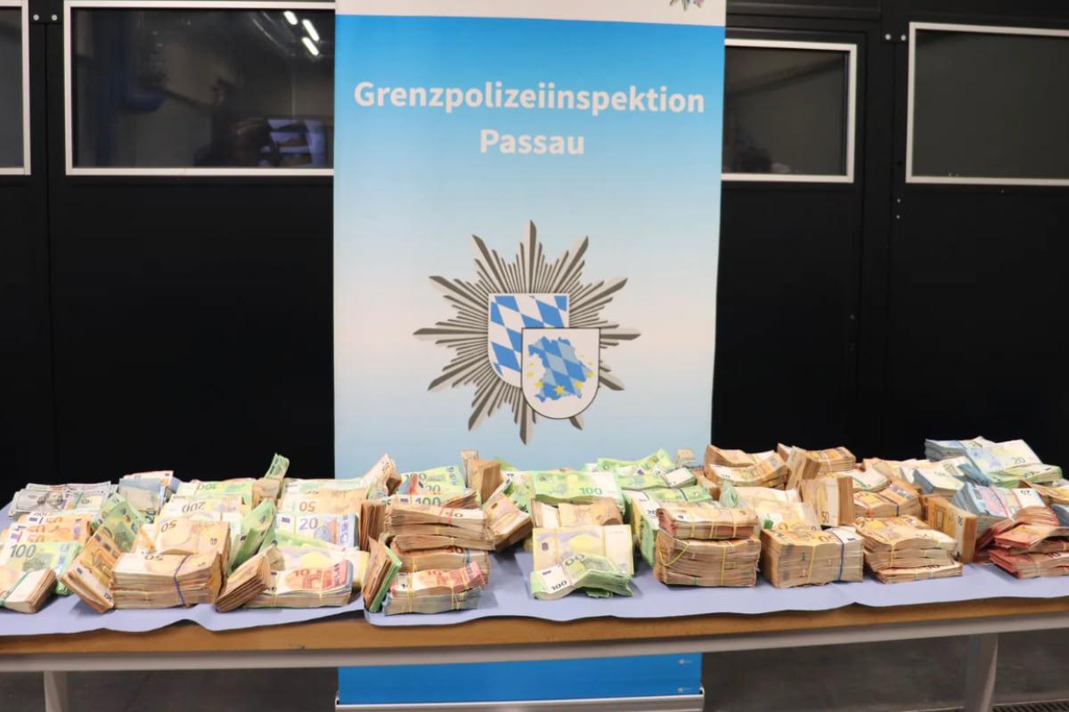 45-летний мужчина вез через Германию миллион евро наличными