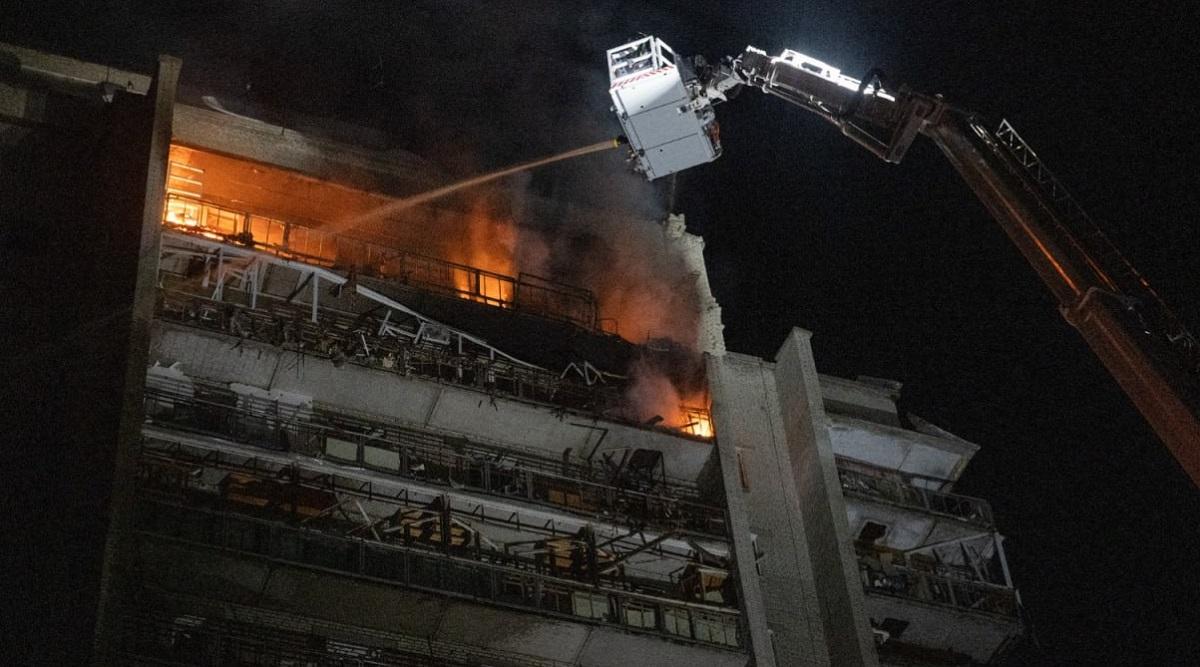 Россияне ударили по многоэтажке в Сумах, ранены 11 человек, среди них есть ребенок (фото)