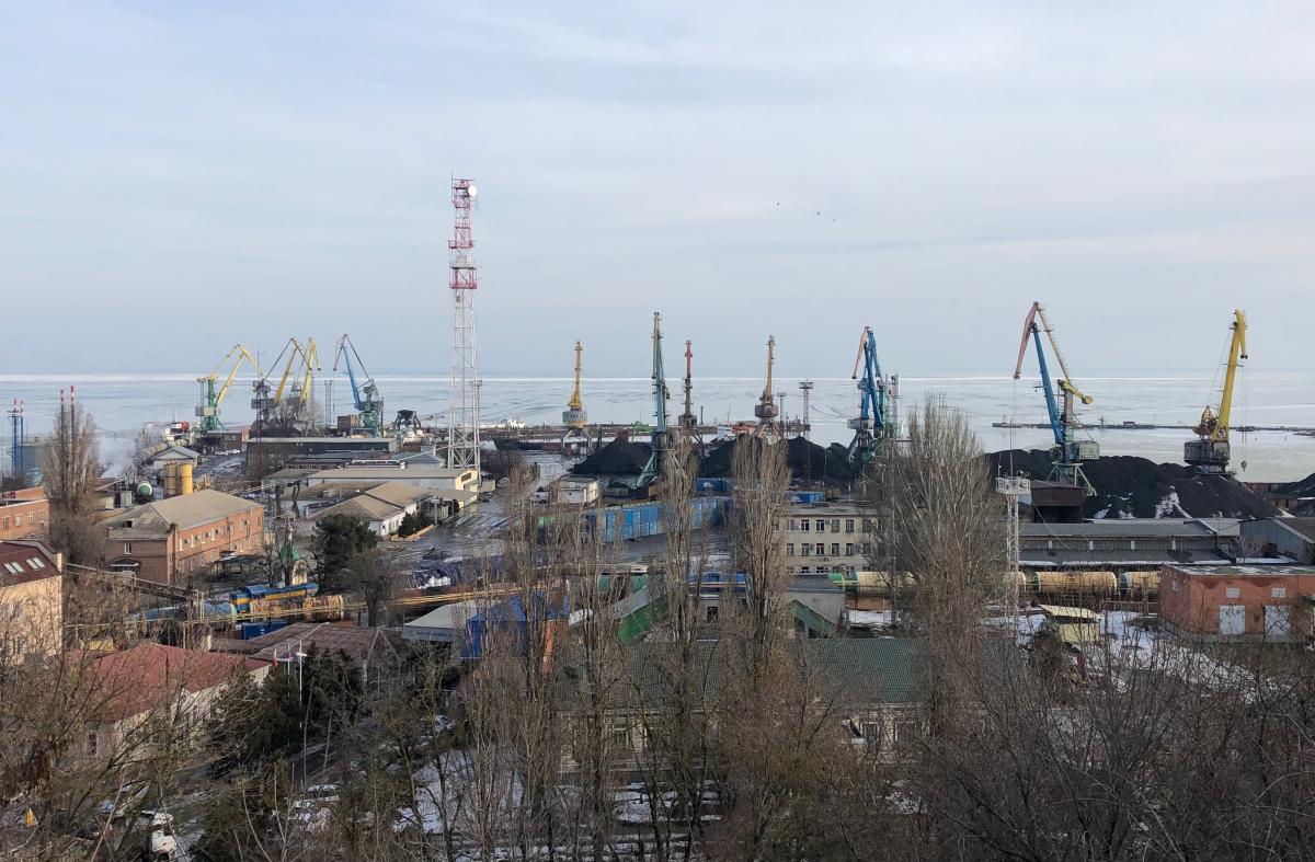 Несмотря на удары по Украине, РФ пожаловалась на обстрел иностранного судна в Азовском море