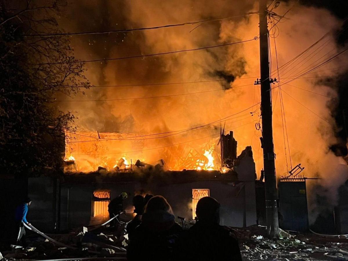 В Одессе из-за масштабной атаки РФ есть погибшие и раненые, повреждены десятки домов (фото)