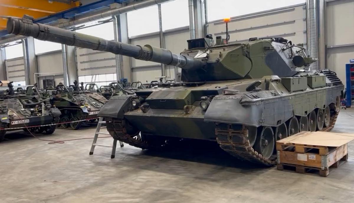 Выдержал 52 удара дронами: украинский Leopard 1A5 удивил своей стойкостью на фронте