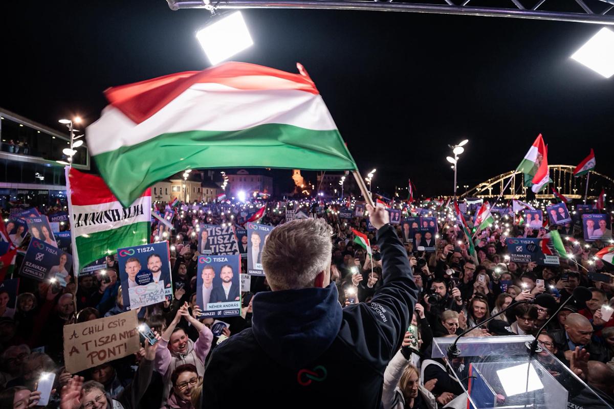 “Тиса” должна победить: последние данные соцопросов в Венгрии