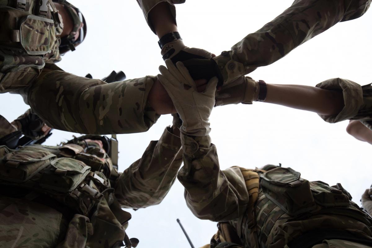 Впервые после войны в Ираке: 1400 британских военных достались Европе гражданским паромом