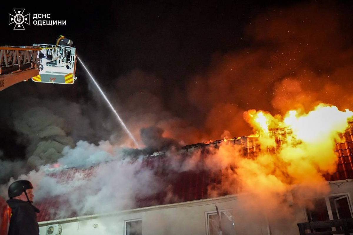 РФ массированно атаковала Одессу: разрушены дома, есть погибшие и много раненых (фото)