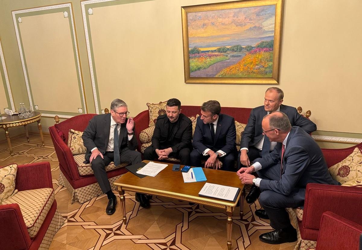 Европа обсуждает систему взаимной обороны вне НАТО, – NYT