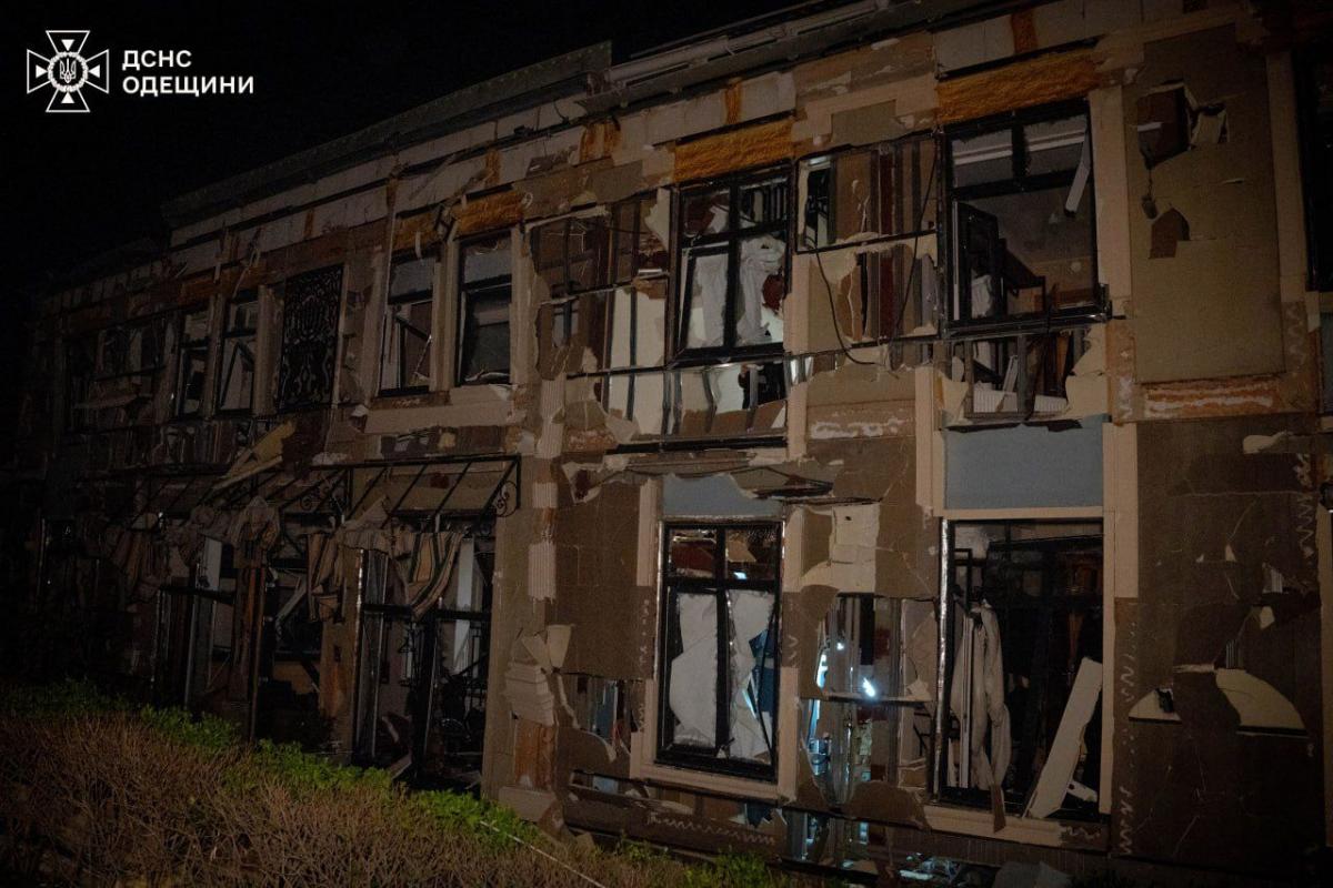 РФ ударила по Одессе: есть значительные разрушения, количество раненых возросло (фото)