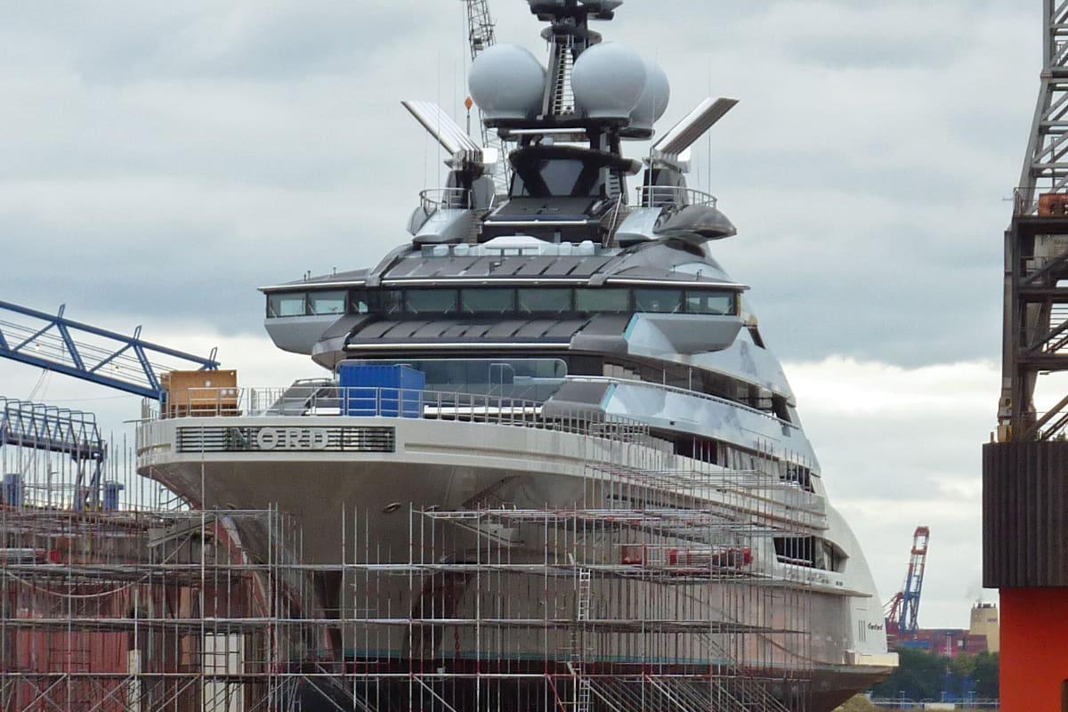 Иран пропустил через Ормузский пролив яхту богатейшего российского олигарха, – СМИ