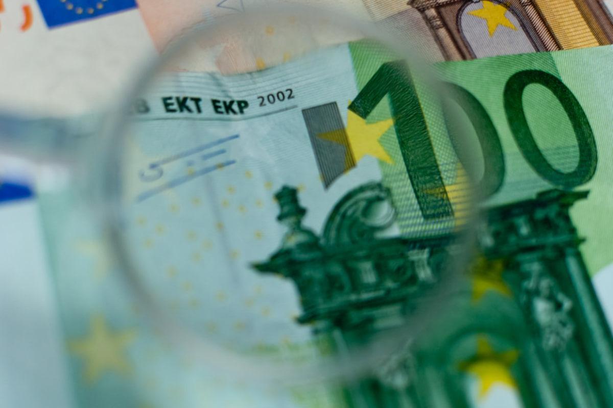 В Польше накрыли производство фальшивых евро: часть планировали сбыть в Украине