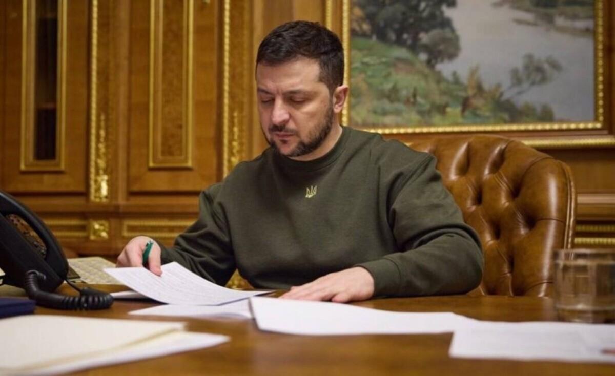 Украина ввела санкции против соседней страны: Зеленский раскрыл подробности