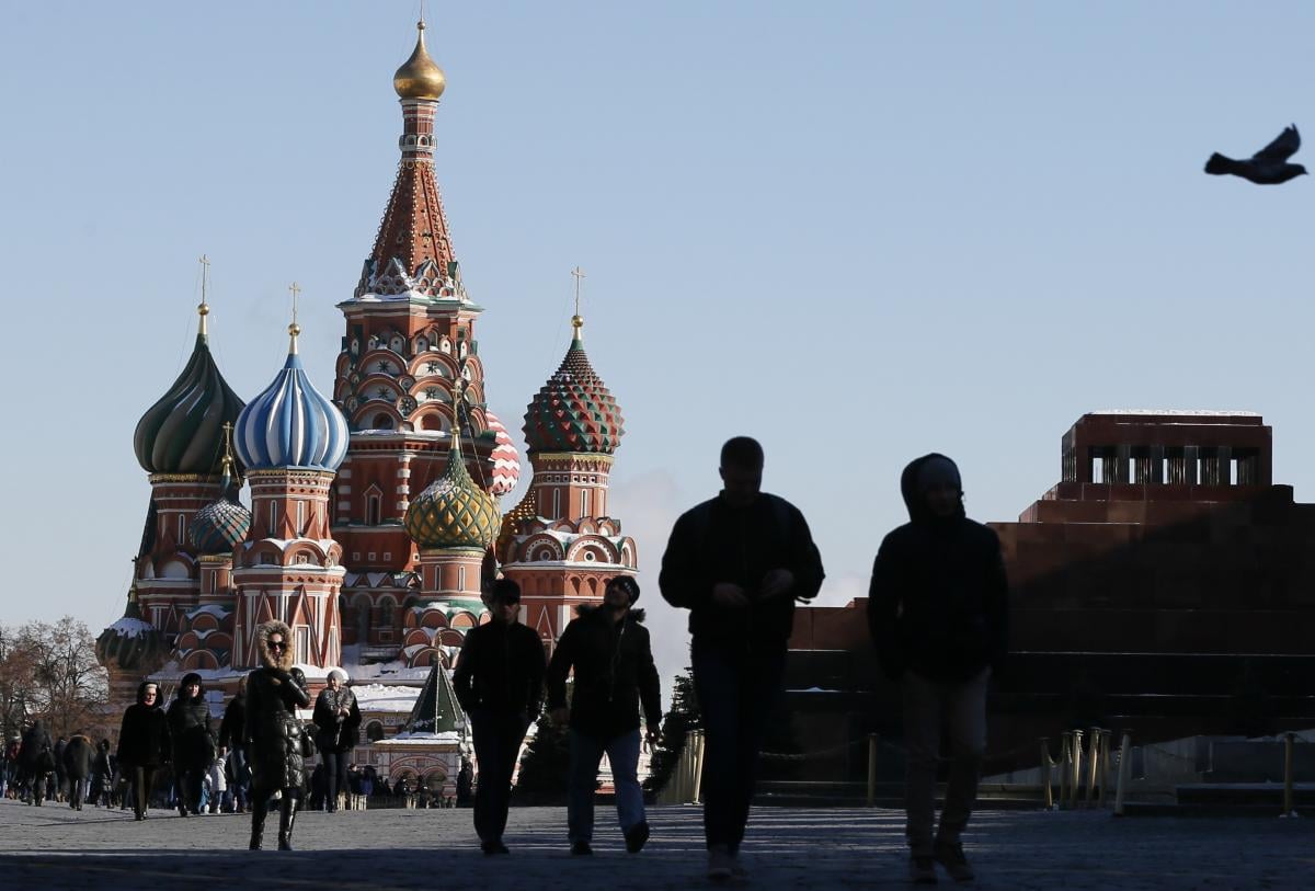 Россияне устали от войны и начинают обвинять Кремль, – Bloomberg