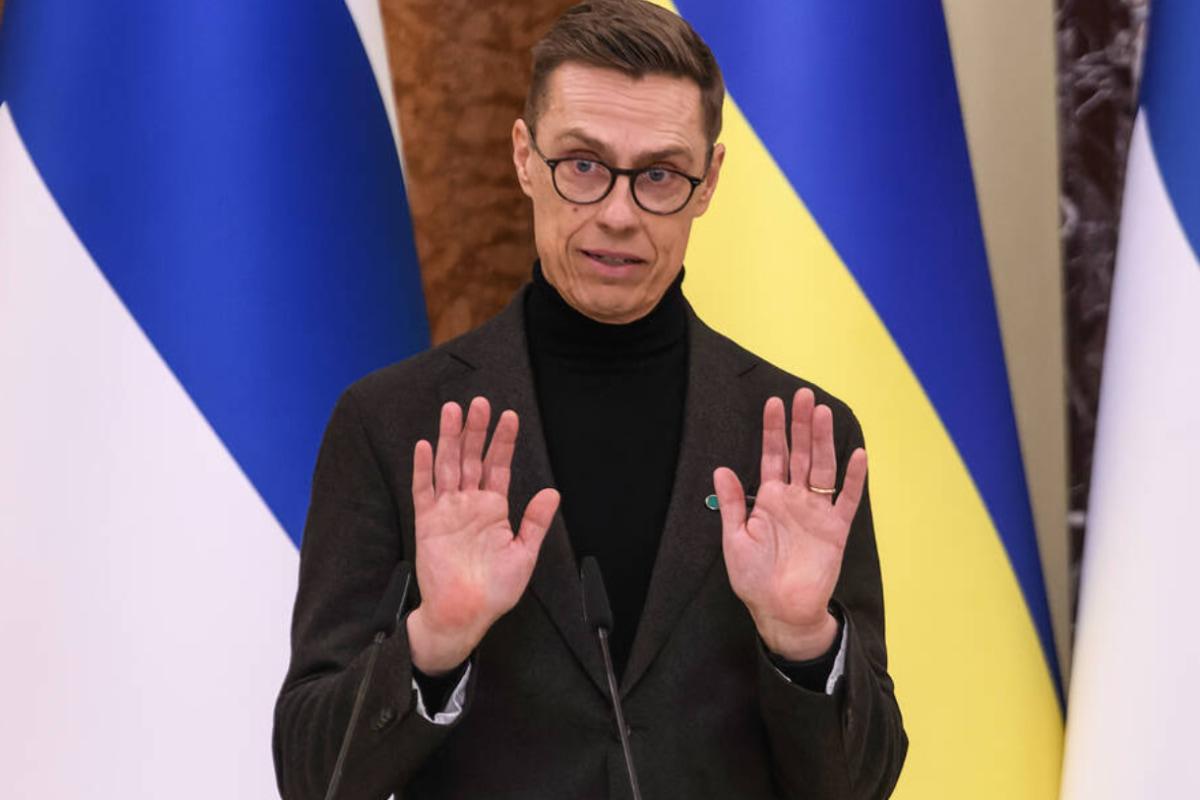Стубб призвал Европу не паниковать из-за вывода американских войск