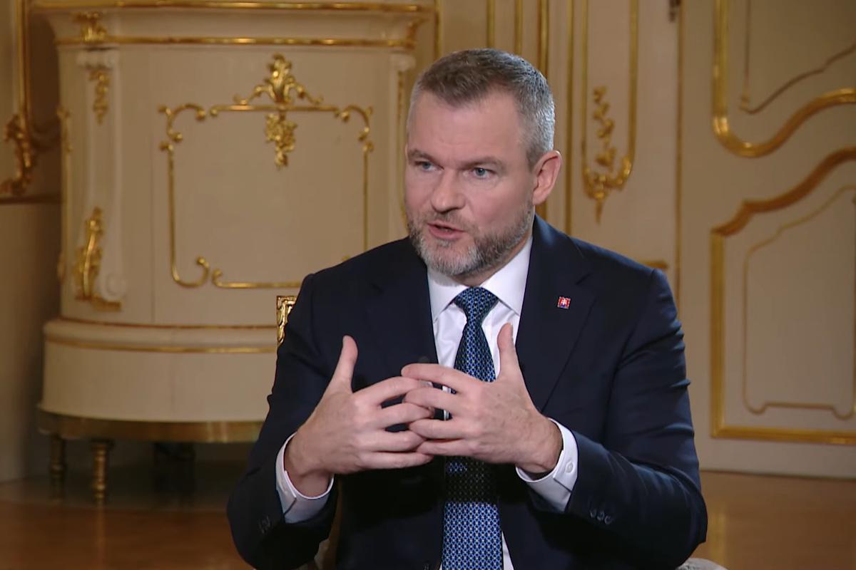В Словакии неожиданно заявили, что будут поставлять Украине больше боеприпасов