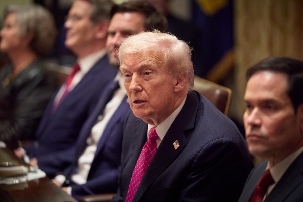 Трамп собирал советников по нацбезопасности на срочное совещание о судьбе Ирана, — CNN