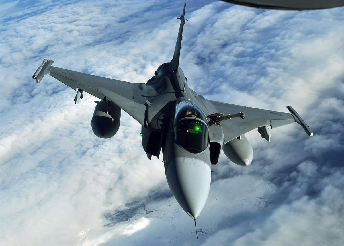 Швеция готовит передачу Украине истребителей Gripen, — СМИ