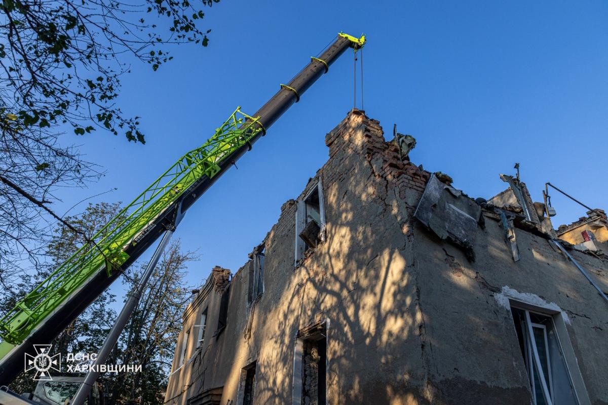 Россияне нанесли удар по жилому дому в Харькове: есть погибший и много пострадавших